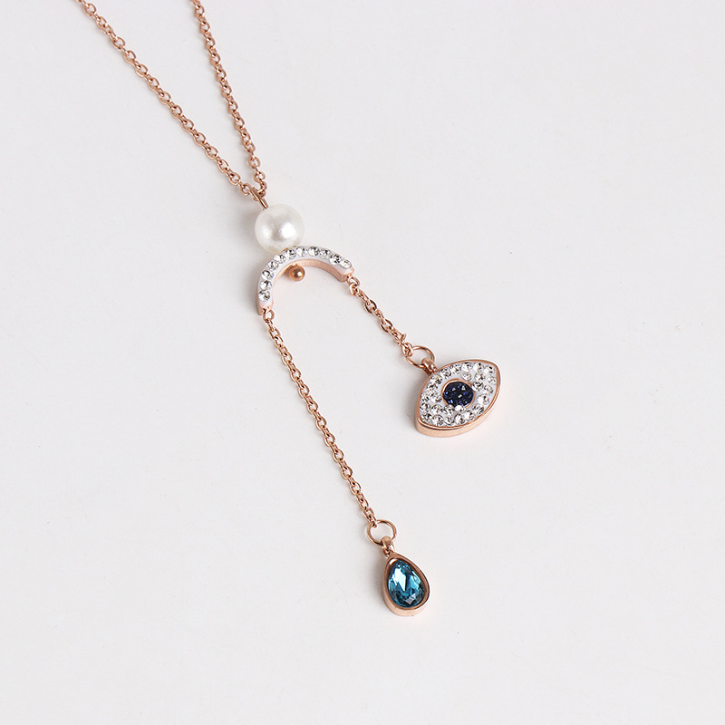 Devil&#39;s Eye Necklace Pearl Inlaid Blue Diamond Eye Necklace Female Back Cover Micro Inlay Pendant Clavicle Chain display picture 3