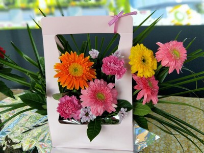 Mother's Day Waterproof Portable Flower Basket Paper Material Flower Packaging Box Flower Shop Supplies Wholesale