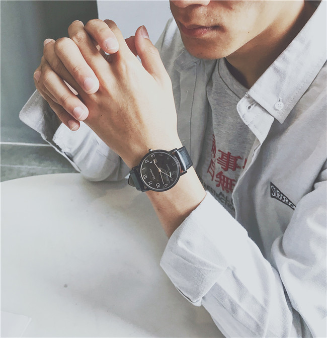 Orologio da ragazzo con quadrante digitale alla moda, studente di scuola media maschile, versione coreana, tendenza minimalista_voghion.com