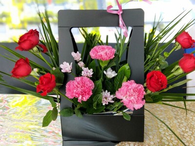 Mother's Day Waterproof Portable Flower Basket Paper Material Flower Packaging Box Flower Shop Supplies Wholesale