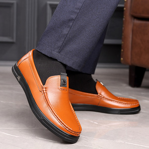 春季透气休闲皮鞋男士豆豆鞋真皮防臭软底爸爸鞋厂家一件代发男鞋