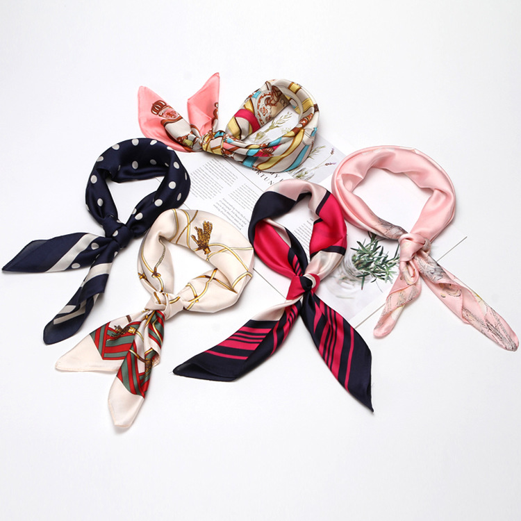 Foulard quadrato in raso per donna sciarpa versatile hijab_voghion.com