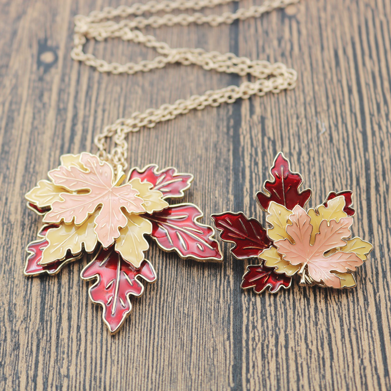 Brooches Classification Retro Pin Maple Leaf Alloy Plating Women's Brooches