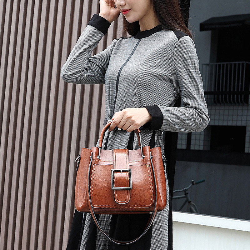 邦百 Retro Large One-Shoulder Bag for Oily Skin, Stylish, Durable, Multiple Colors
