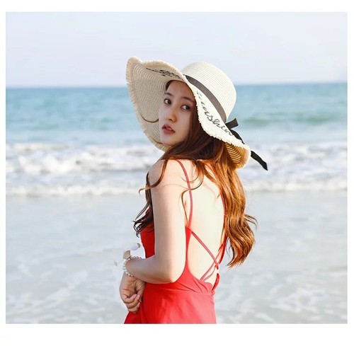 Vacation straw hat for women with large brim, beach sun protection hat, small fresh and versatile summer travel sun hat, foldable