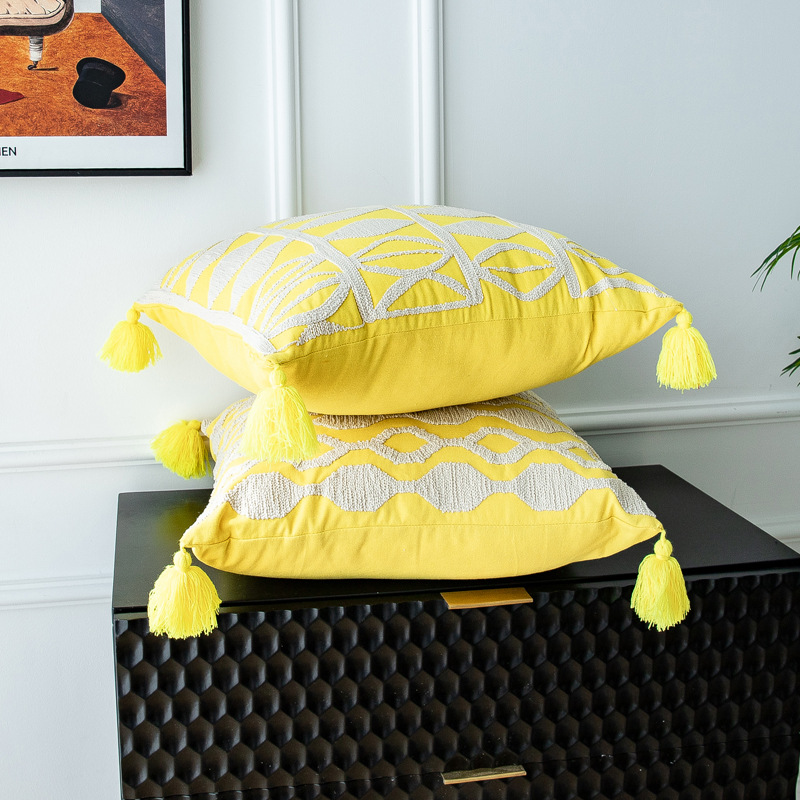 Housse de coussin à pompon jaune brodée géométrique tridimensionnelle en corde blanche de riz américain de source transfrontalière_voghion.com