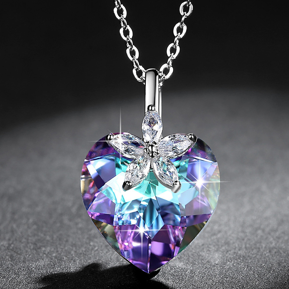 New Fashion Simple Heart-shaped Crystal Necklace For Women Wholesale display picture 2