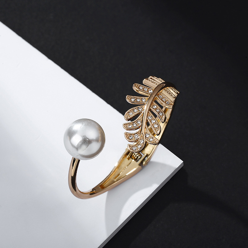 Mode Elegant Gold Leaf Pearl Armband display picture 5