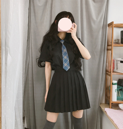 Wholesale college style tie-free JK/DK uniforms for men and women couples Japanese-style student uniforms lazy ties