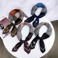 70�����¿�溫��ѧ��ʱ��װ�ΰٴ�ŮΧ��˿��С����ְҵΧ��