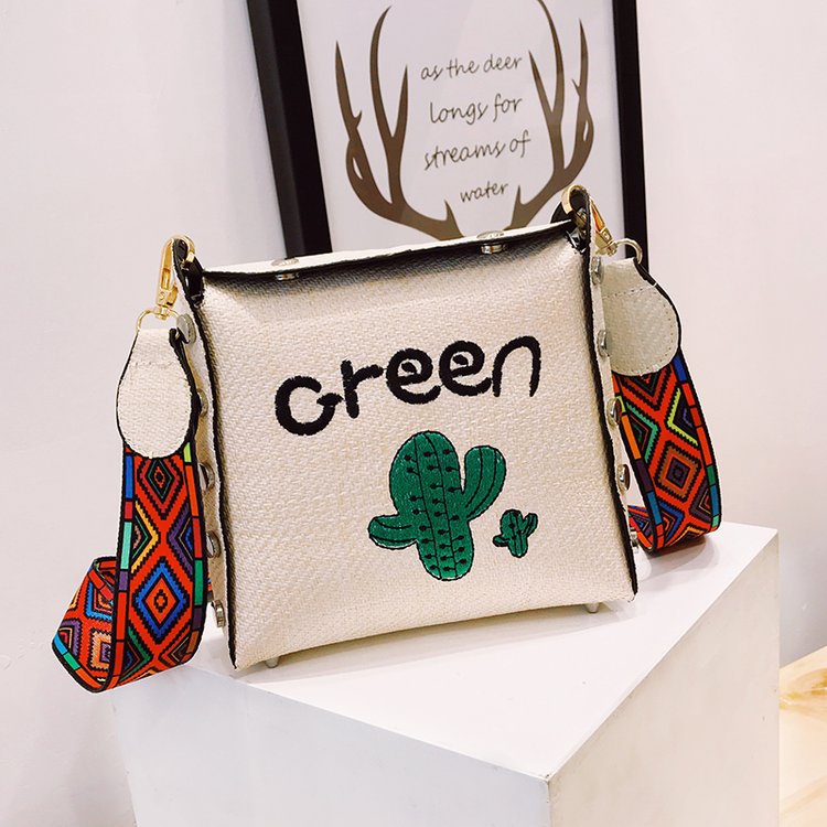 2019夏季新款仙人掌刺绣帆布斜跨包韩版百搭单肩女包袋零钱手机包
