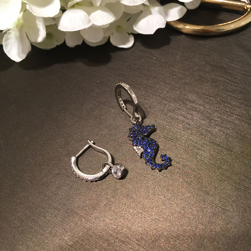 Koreanische Mode Asymmetrische Blaue Seepferdchen Ohrringe Mikro Eingelegter Zirkon Kreative Niedliche Kleine Ohrringe Am Meer Hipster display picture 4