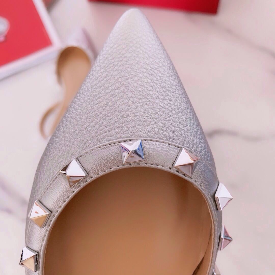 AK0613 包邮19夏季新款女士时尚休闲舒适百搭平底铆钉鞋 一件代发