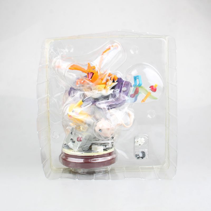 Pikachu and Charizard Figure