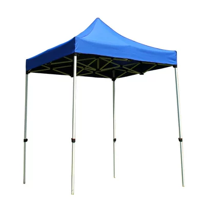 Canopy for Rain Protection, Çadırlar