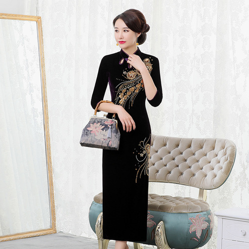 Chinese Dress Qipao for women Velvet cheongsam dress retro nail bead long high grade cheongsam dress