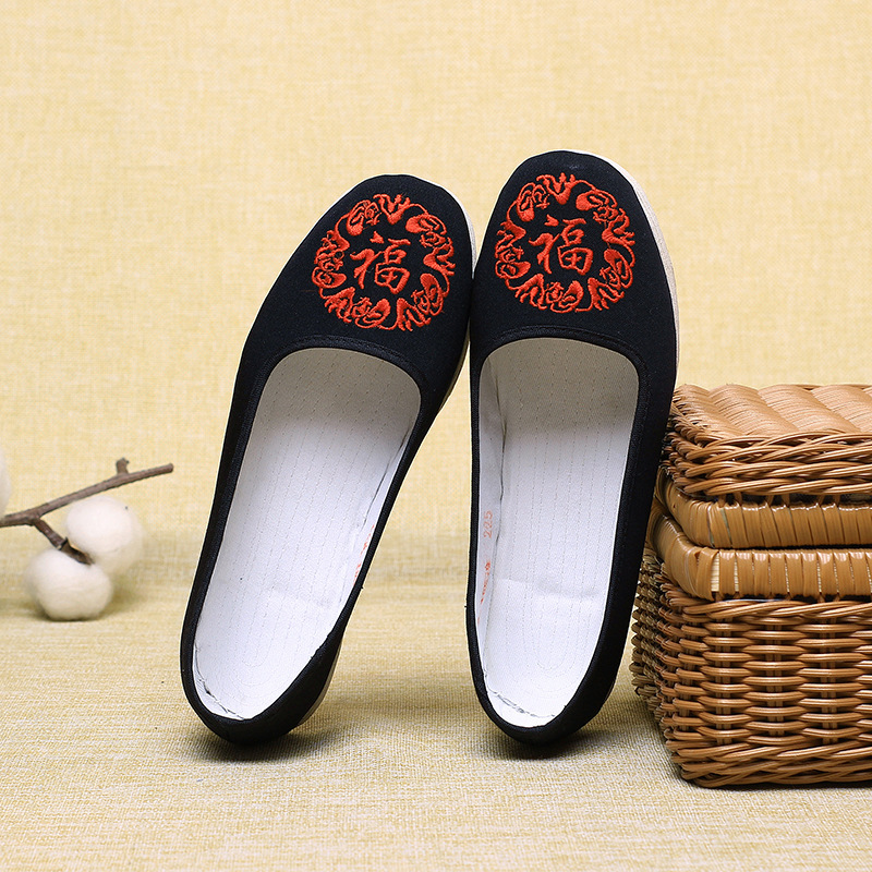 Old Beijing cloth shoes folk dance clothing flats manufacturer wholesale embroidery middle-aged and old women handmade kung fu cotton cloth shoes 