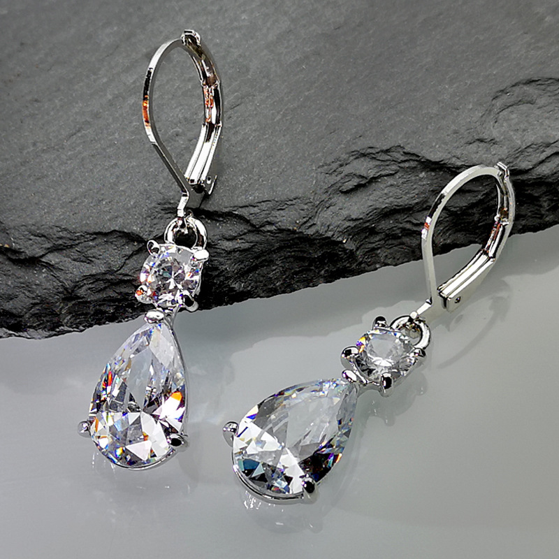 Boucles D&#39;oreilles Zircon En Forme De Goutte De Mode Version Coréenne Boucles D&#39;oreilles Longues En Pierres Précieuses display picture 2