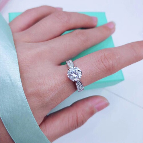 925 silver micro-set diamond six-claw starlight queen carat ring for women Japanese and Korean temperament simulation live diamond ring silver jewelry