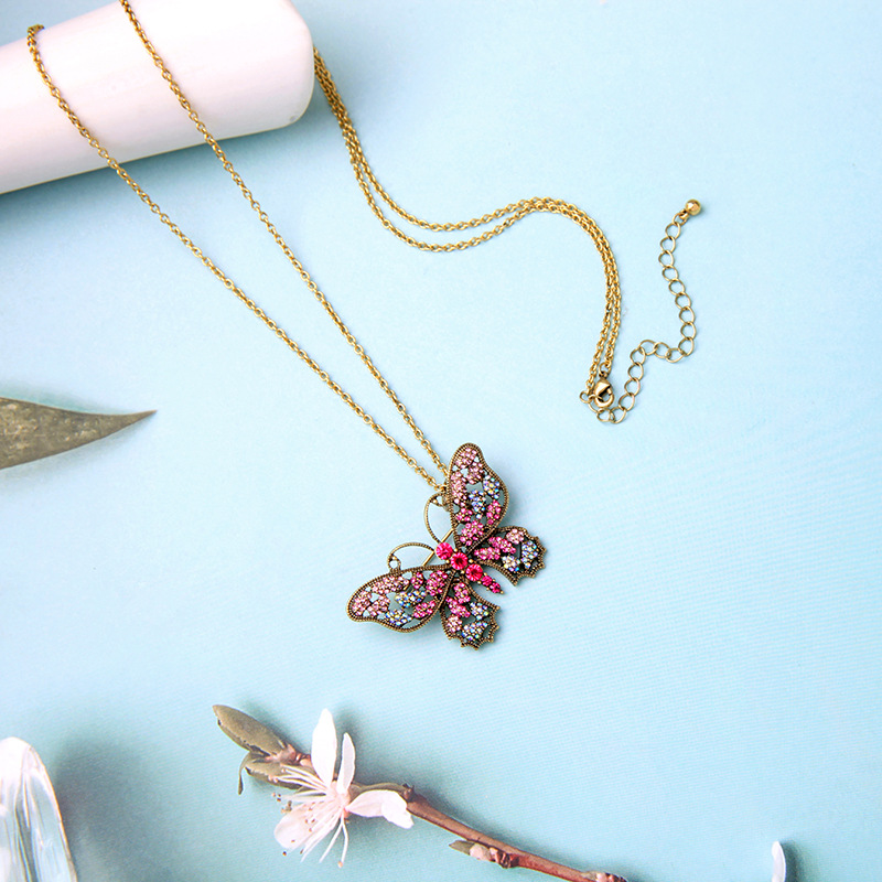 Vintage Butterfly Diamond Pendant Necklace Female Fashion Creative Detachable Brooch Accessory display picture 5