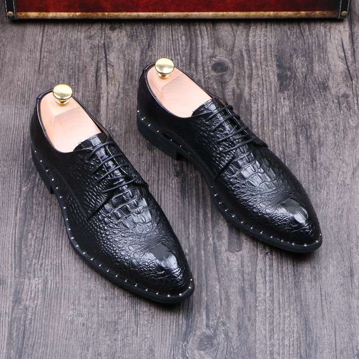 Crocodile pattern men's pointed shoes