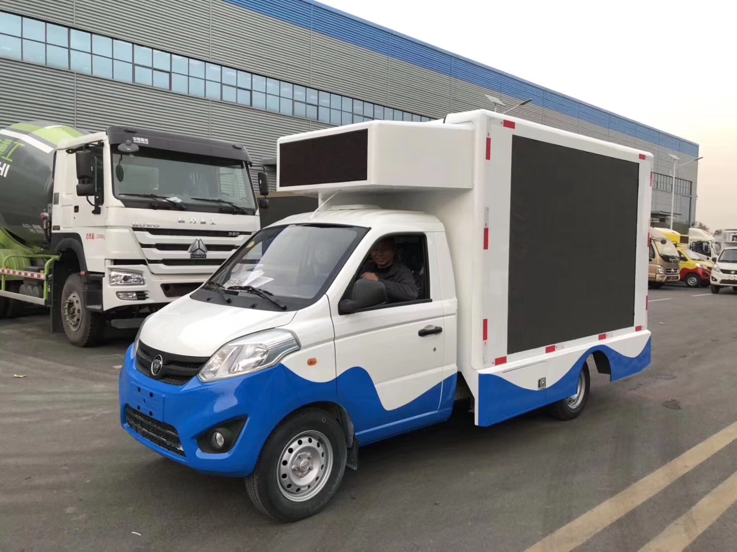 10737394801_569544912