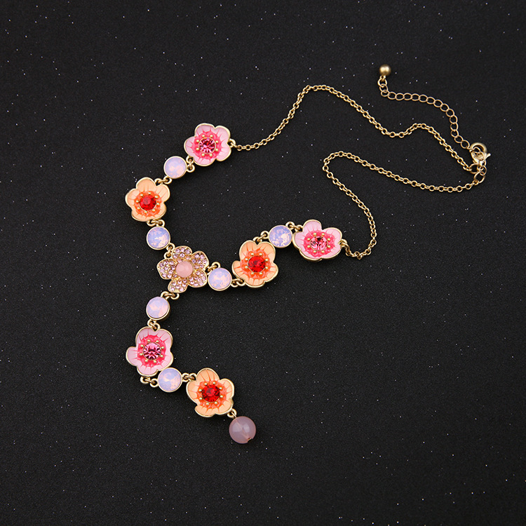 Creative Flower Earrings French Style Small Fresh Temperament Necklace Matching Jewelry Sweater Chain Clavicle Chain display picture 10