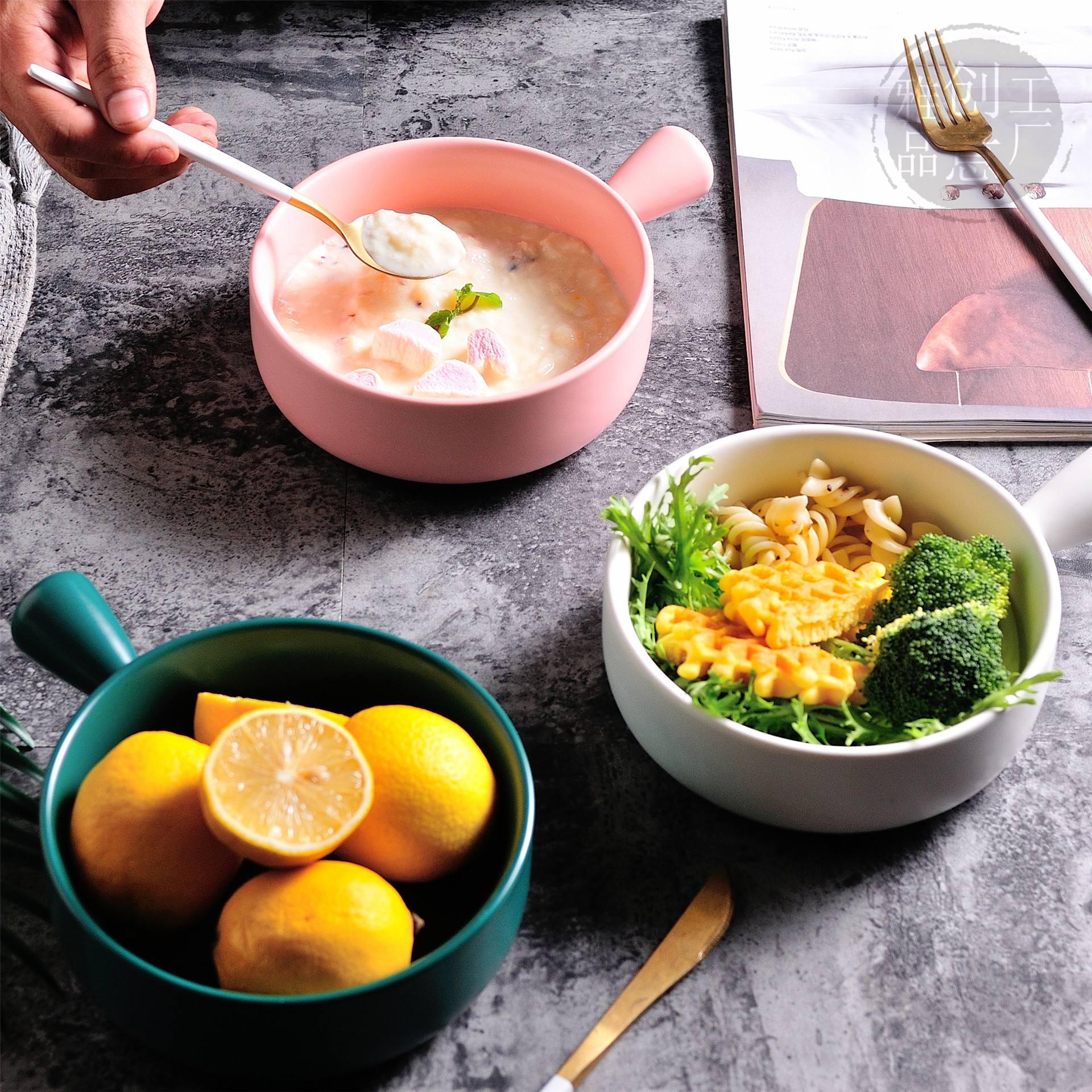 ceramics Baking tray disk Baking oven plate Glaze CD Pasta dish Salad plate A bowl of instant noodles