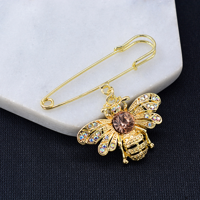 Baroque Bee Retro Pearl Color Diamond Brooch display picture 3