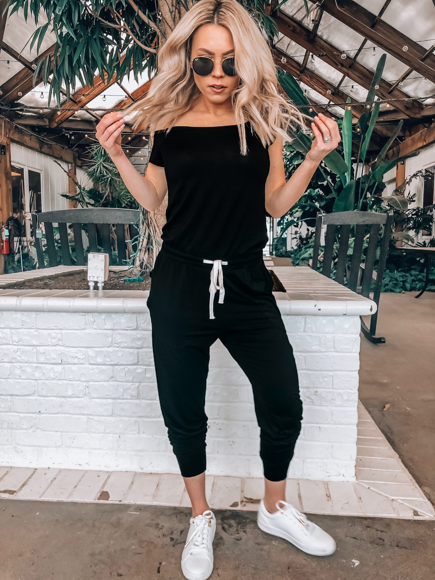 Women's Off-shoulder Jumpsuit With Pockets And Lace-up Details_voghion.com
