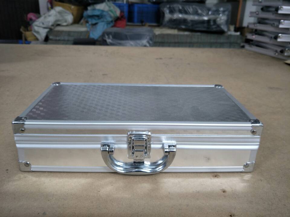 生产话筒包装用铝箱，手提箱，一支装铝箱，手表箱，仪器检测箱