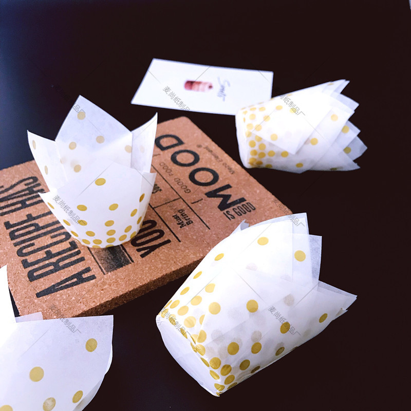 Grado alimenticio europeo resistente a altas temperaturas medio Cupcake fondo blanco carta de oro para hornear pastel titular papel venta al por mayor