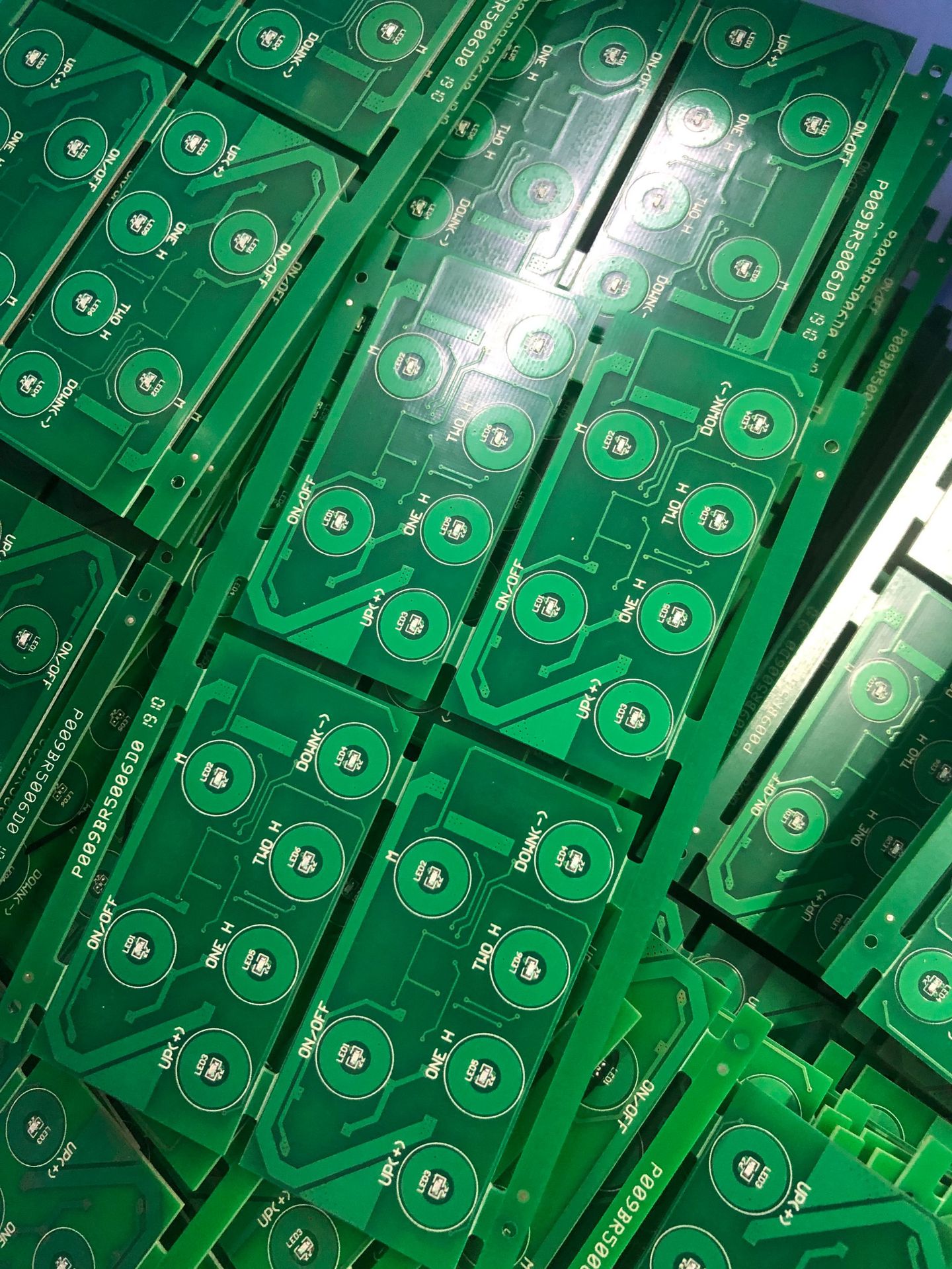 充电暖手宝控制主板PCBA主板方案设计开发线路板厂家订购