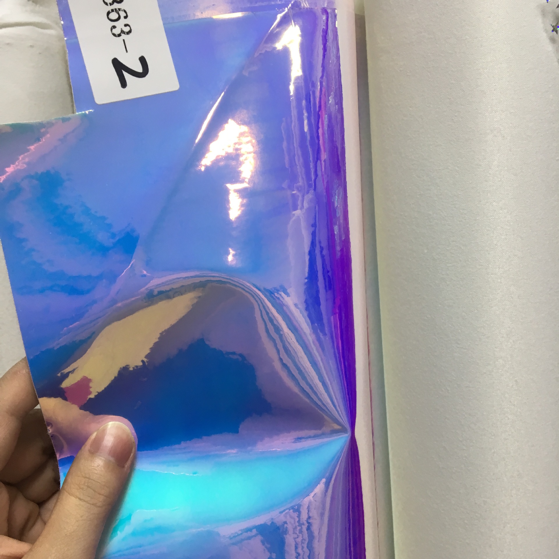 厂家直销 幻彩镭射TPU镜面人造革 七彩PU革手袋箱包鞋材面料