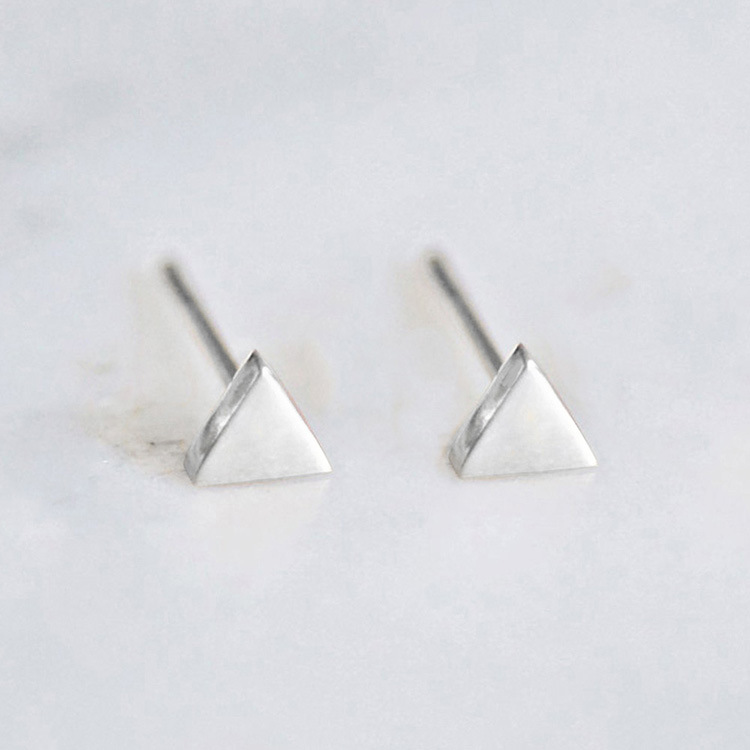 Korean Fashion Popular Triangle Earrings Stainless Steel Gold-plated Earrings Wholesale Nihaojewelry display picture 3