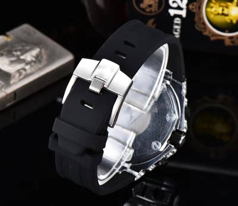 Fashionable Waterproof Men's Watch