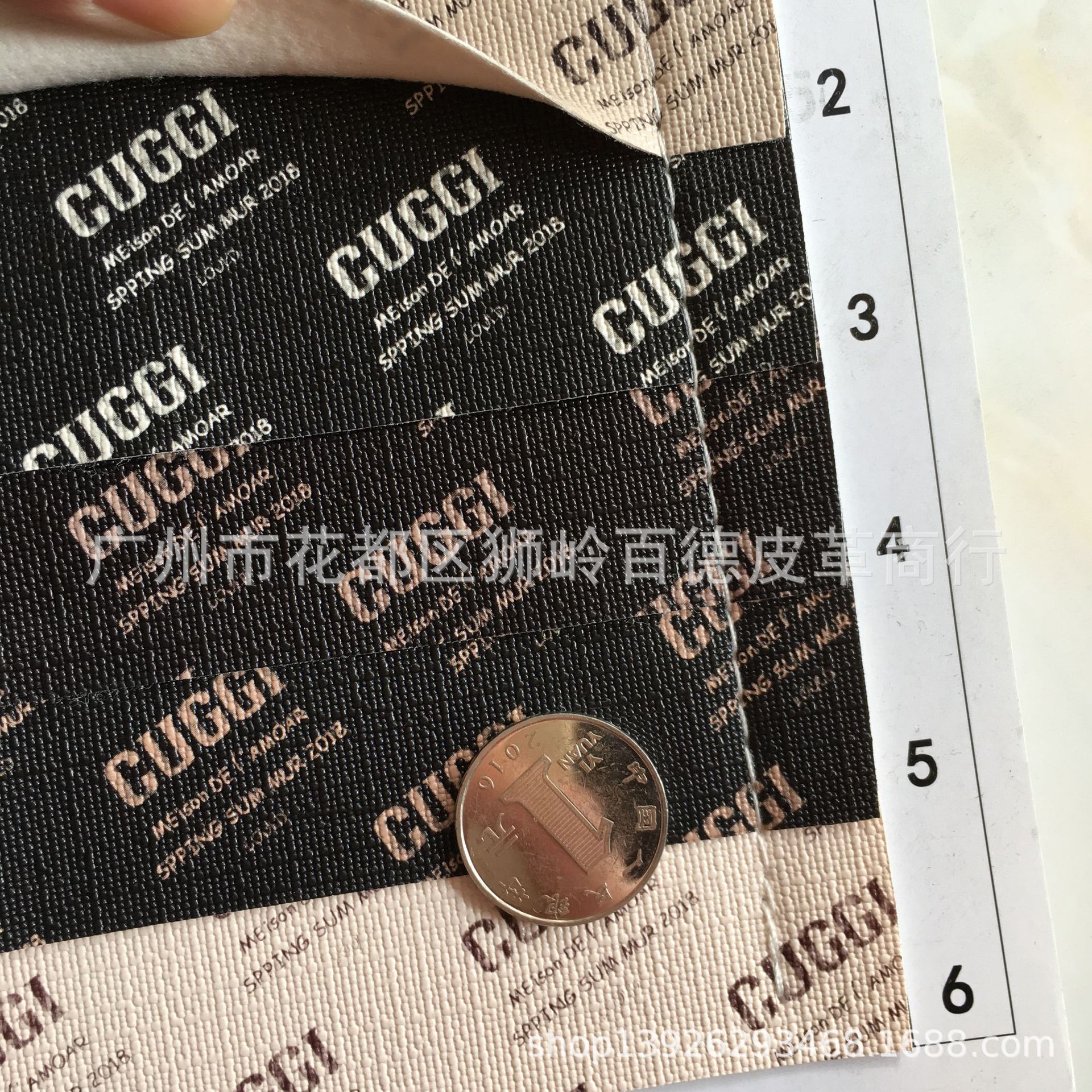 K1256字母印花PVC皮革面料 复古箱包革手袋革 电子包装革 书包料