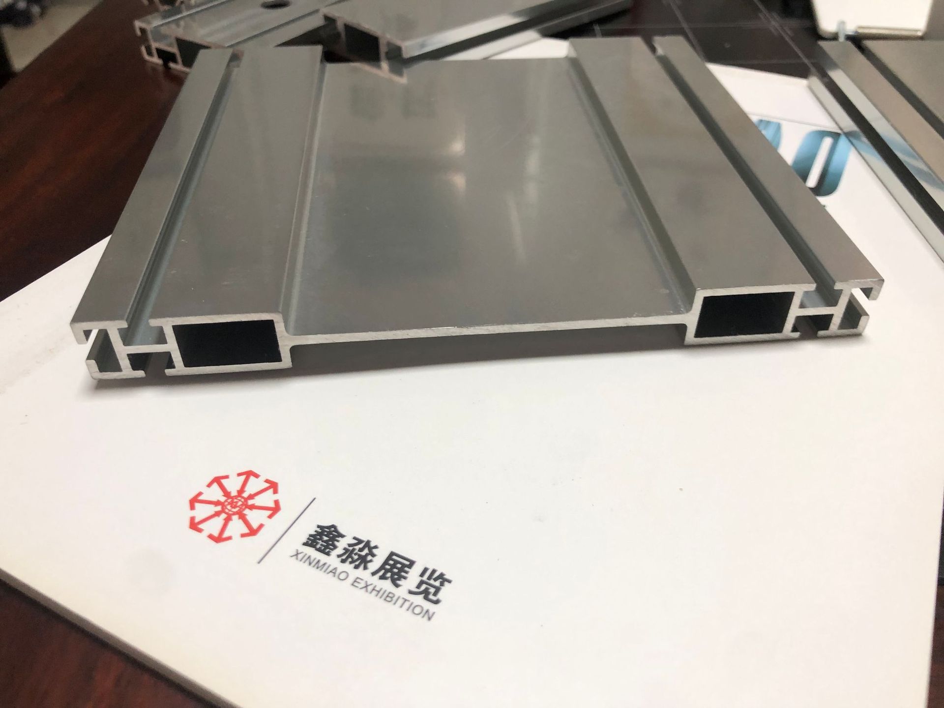 175双锁扁铝 加宽横梁 展会标摊眉板洽谈桌咨询桌横杆 抛光电镀铝
