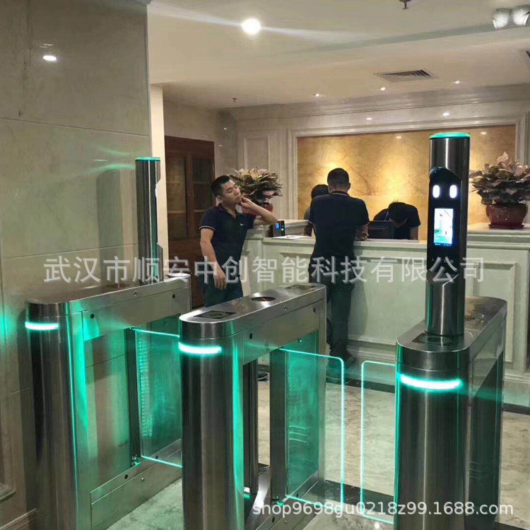 人脸识别门禁一体机工地实名人行通道闸机动态人脸识别机武汉现货
