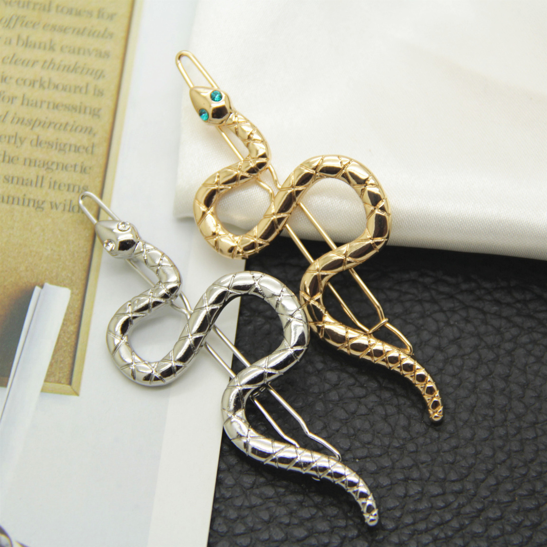 Women's IG Style Snake Alloy Plating Inlay Rhinestones Hair Clip display picture 6
