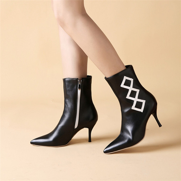 New shoes in autumn and winter women’s Stiletto High Heels women’s Korean fashion short boots