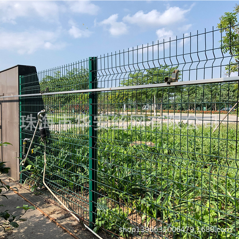 防抛三角折弯护栏 桃型柱护栏圈地护栏网围栏 铁丝网停车场护栏