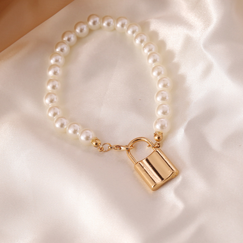 Fashion pearl lock necklace bracelet set