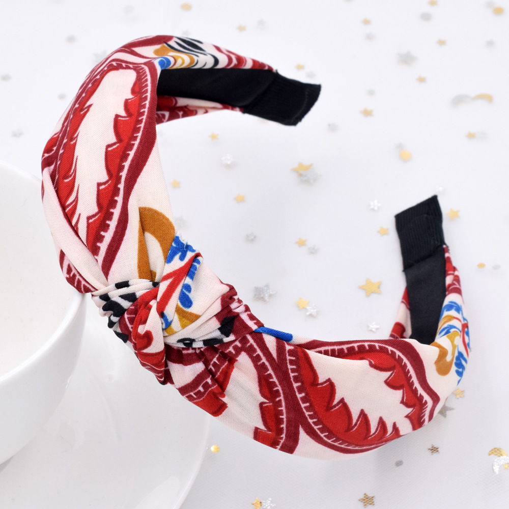 New Retro Baroque Fabric Hairband Women's Face Wash Headband Wholesale display picture 2