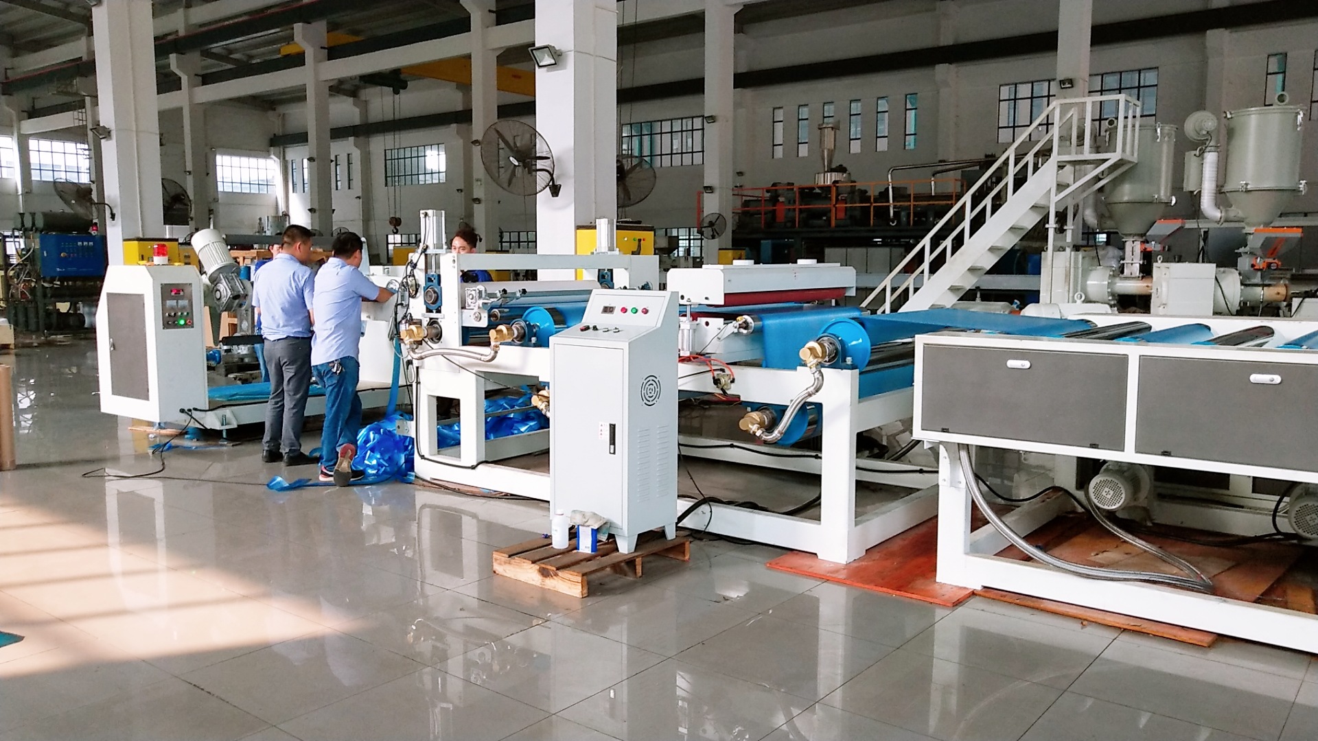 燿安安富PP彩带押出机大彩带片材生产线