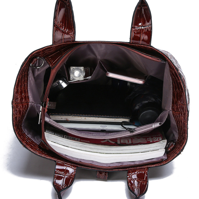 bright lacquer crocodile pattern Fashion single-shoulder handbag 