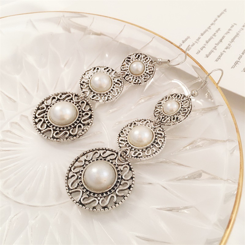 Vintage Ethnic Style Three-layer Pearl Ring Hat Earrings Tassel Gemstone Earrings Wholasale Fashion display picture 5