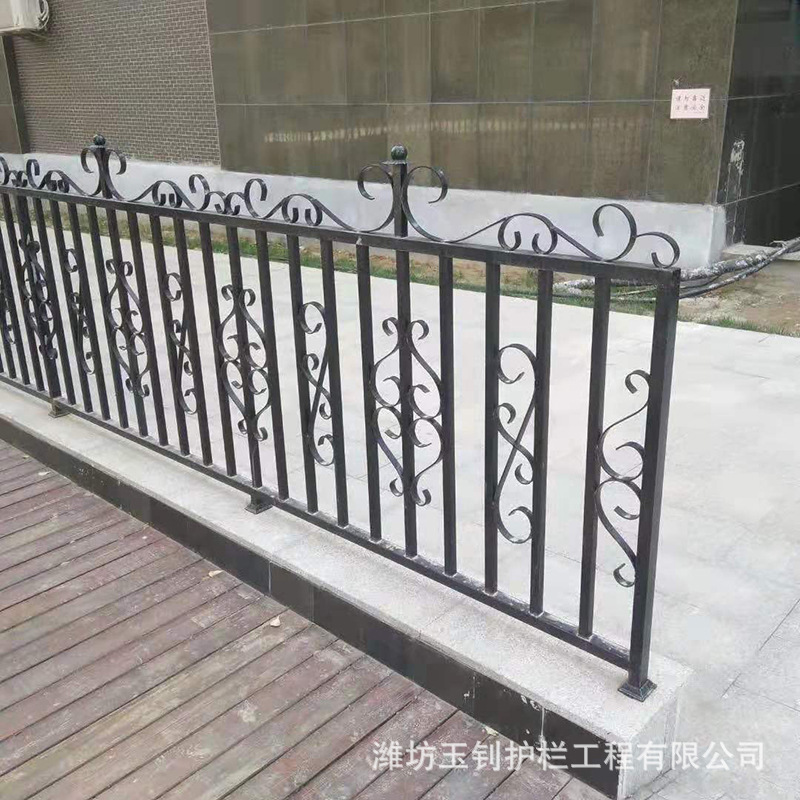 供应铁艺护栏 小区围墙铁艺护栏 庭院别墅隔围栏