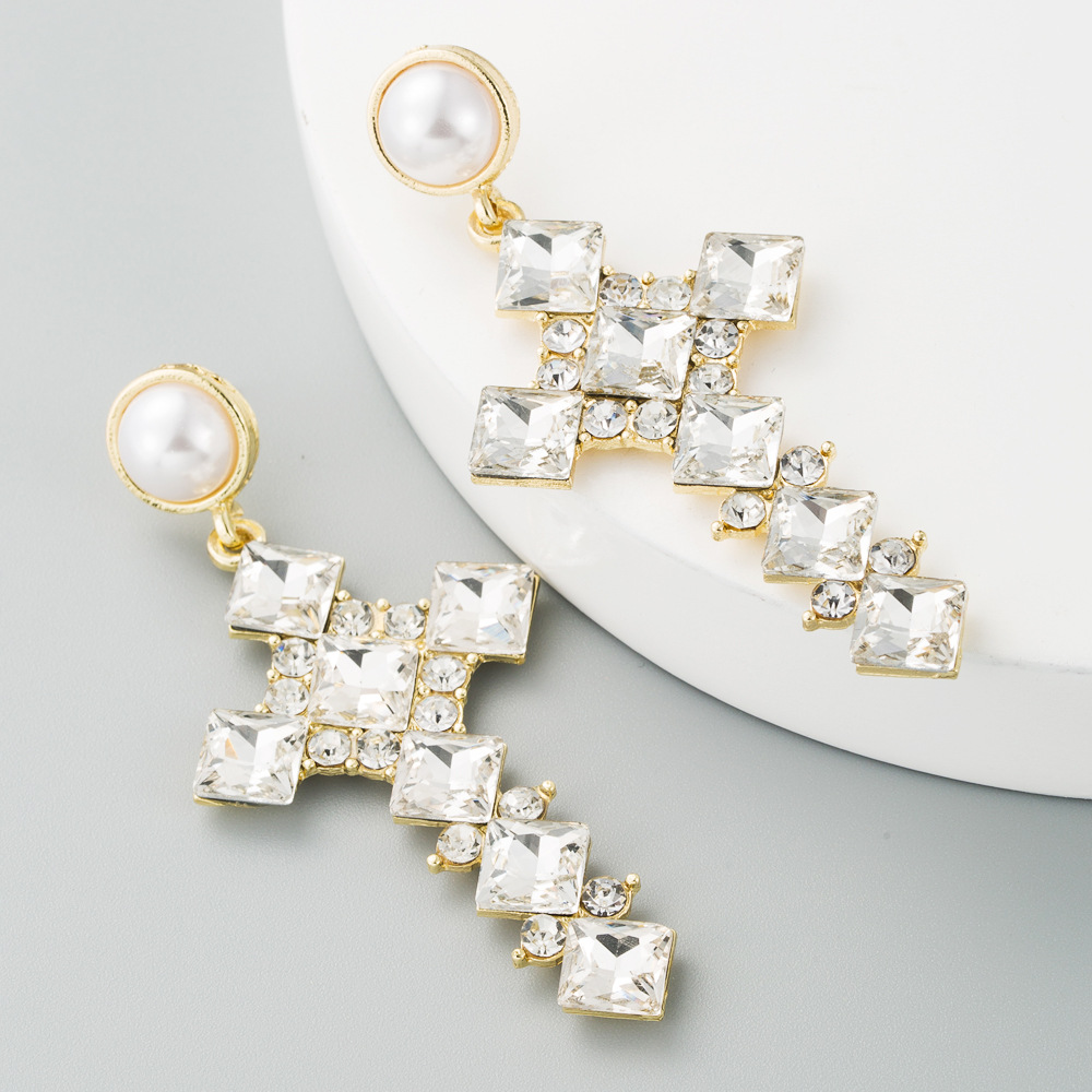 Vintage Pearl Earrings Female Alloy Diamond Cross Long Jewelry display picture 4