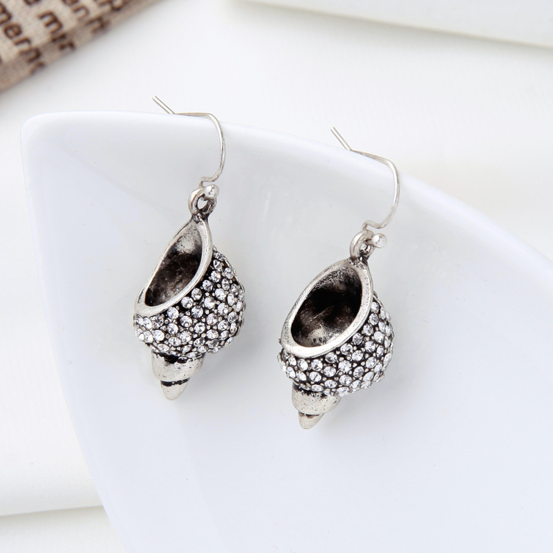 E9112321 Creative Haute-qualité Boucles D'oreilles Diamant Longue Super Fée Vacances Style Boucles D'oreilles Tempérament Sauvage Conque Boucles D'oreilles display picture 4